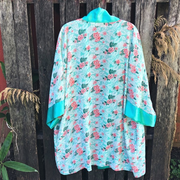 Vintage Victoria’s Secret Kimono - Picture 4 of 4